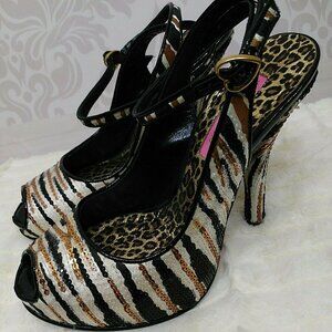 Betsey Johnson Zebra Stripe Black Gold Sequin Peep Toe Heels Size 5 ankle strap